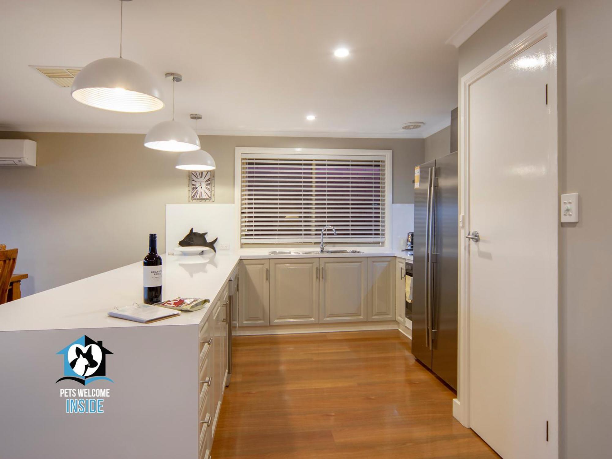 Stylish Front House - 3br