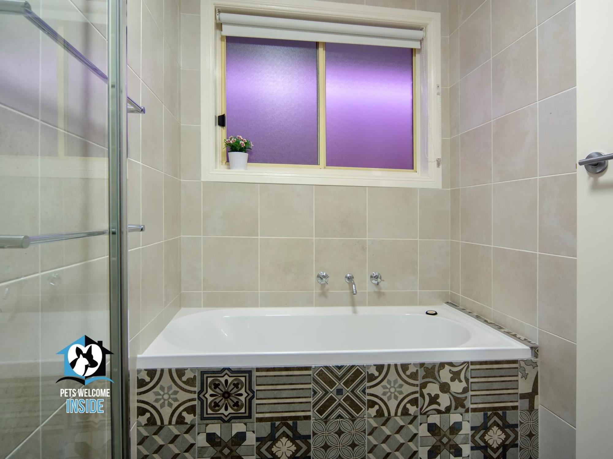 Stylish Front House - 3br